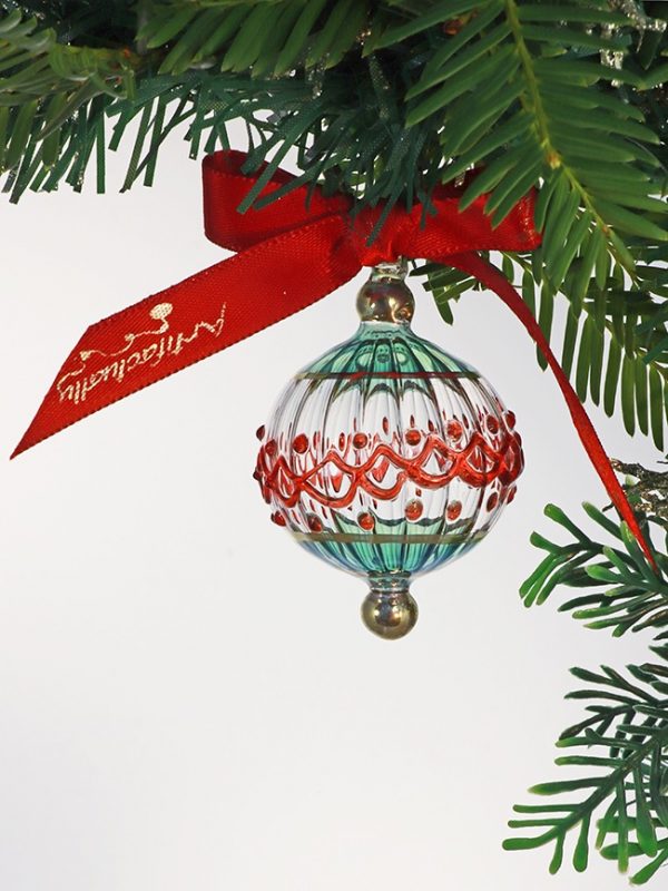 Red Lace Ornament (M) ~ Green