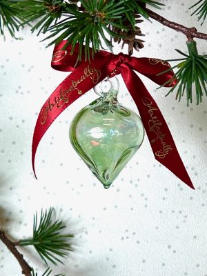 Kiss Bauble (XS) ~ Green
