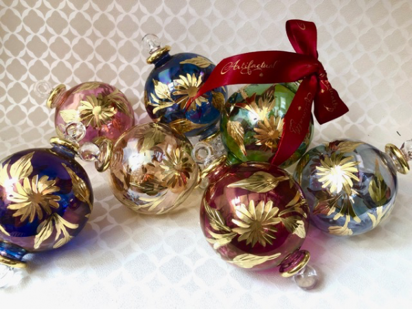 Daisy Etch Bauble (L) ~ Cranberry Red - Image 3