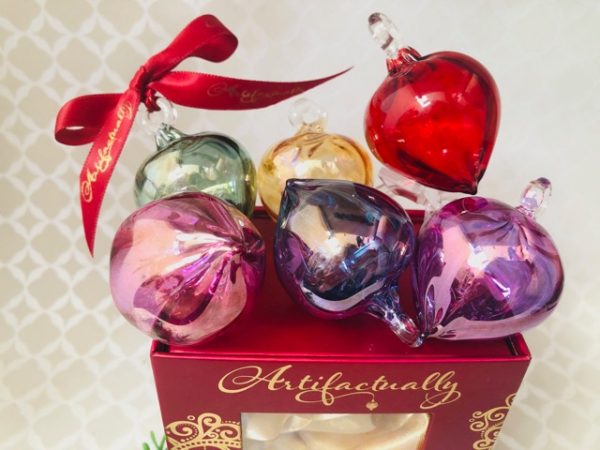 Kiss Bauble in Foiled Cracker Gift Box (XS) ~ Multi - Image 10