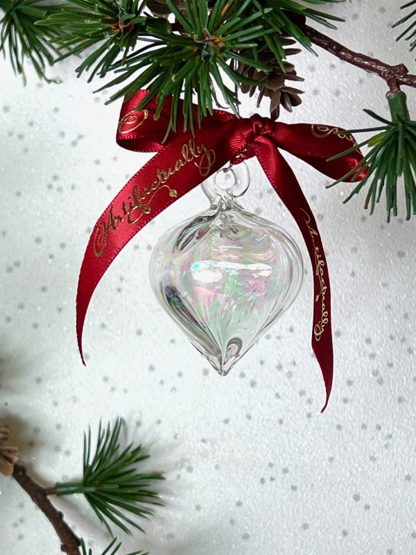 Kiss Bauble (XS)  ~ Clear Iridescent