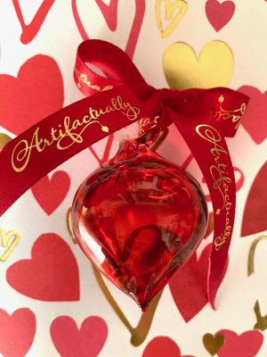 Valentine's Kiss Bauble (XS) ~ Red