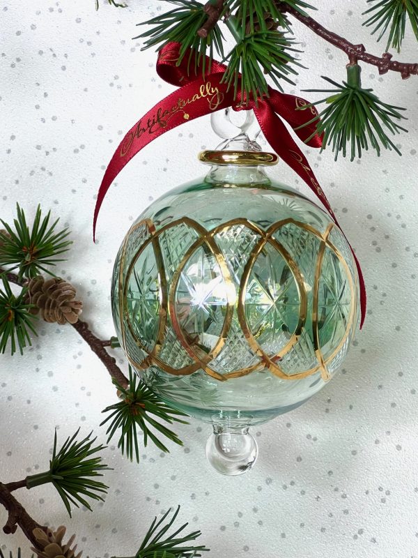 Duchess Ornament (L) ~ Green