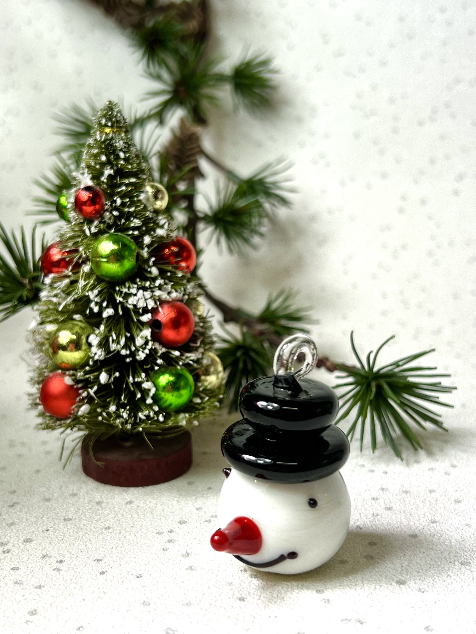 Solid Glass Snowman Head Figurine (XS) ~ White