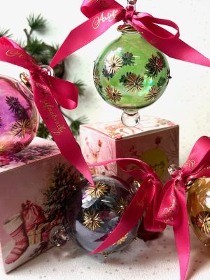 Starflash (M) in Pink Cube Christmas Gift Box