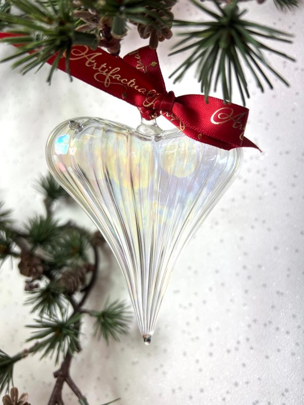 Classic Heart - Clear Iridescent With Silver Tip M (8cm)