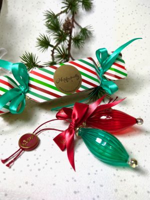 Swirl Oblong in Striped Cracker ~ XS (2 x 6cm) ~ Red or Green