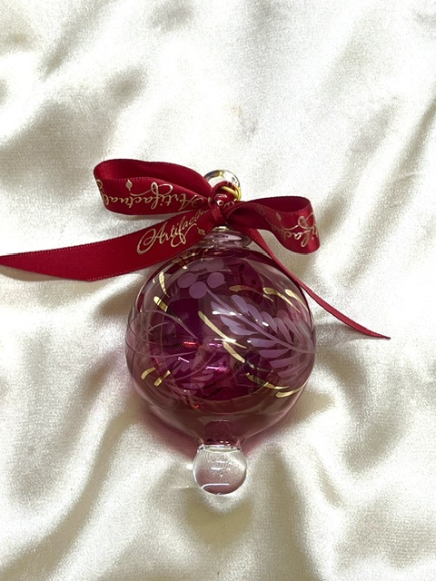 Christmas Ornament (M) ~ Red