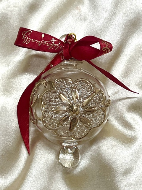 Christmas Ornament (M) ~ Clear / Gold
