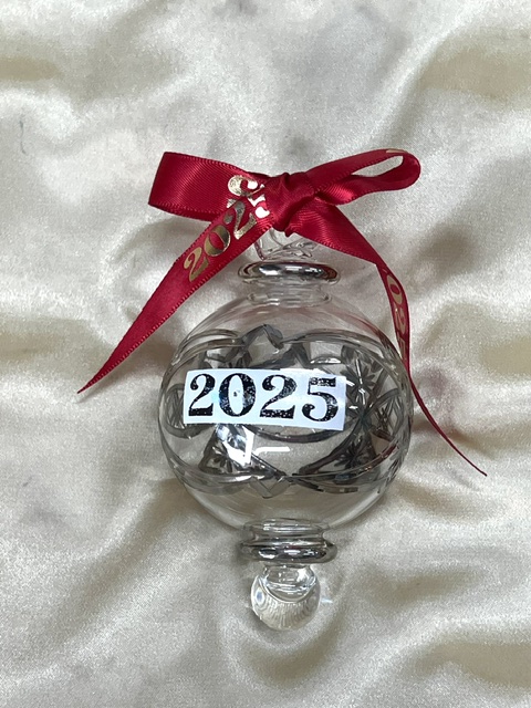 Christmas 2025 'Year' Ornament (M) ~ Silver