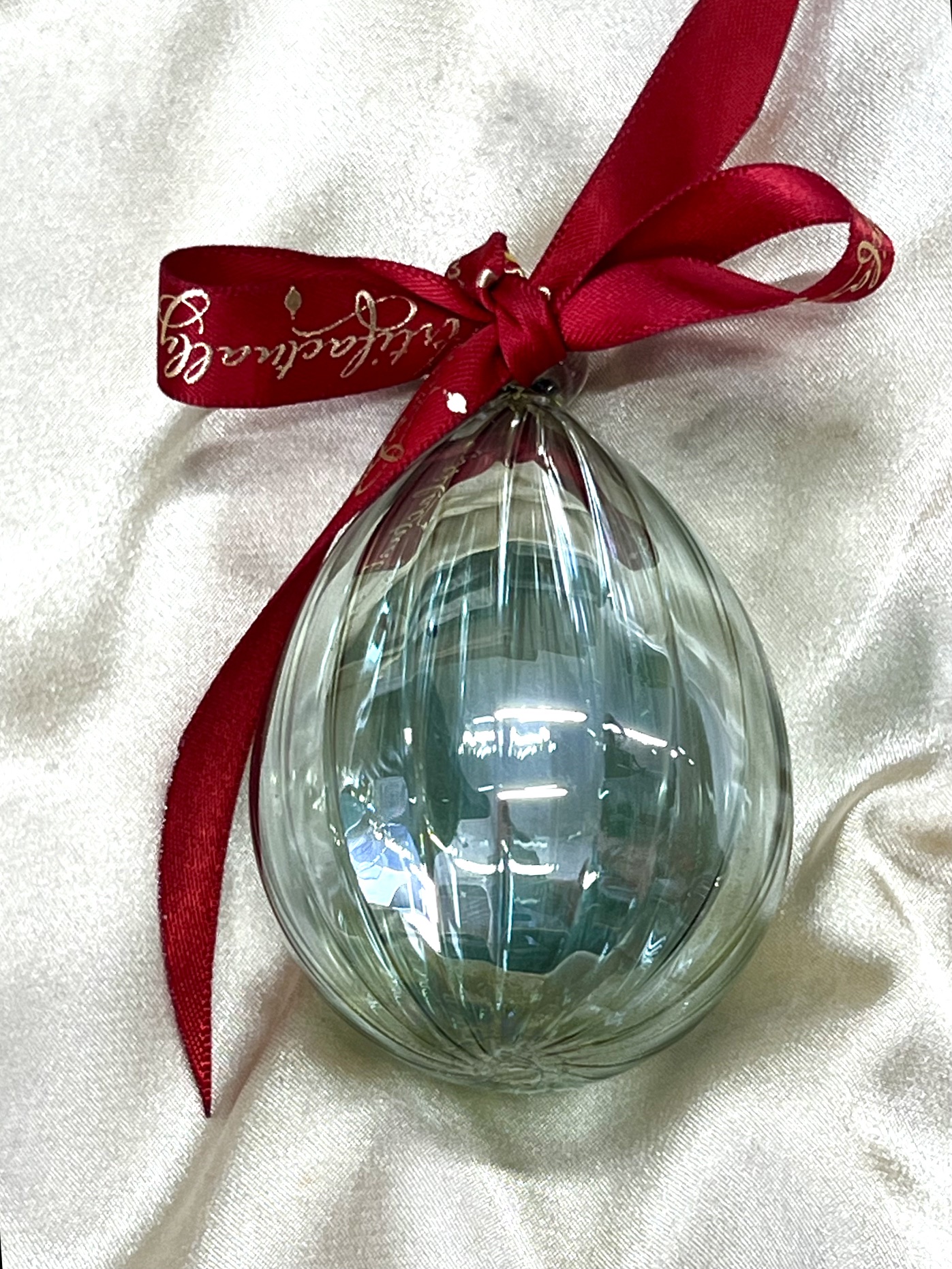 Christmas Egg/Tear Ornament (M) ~ Green