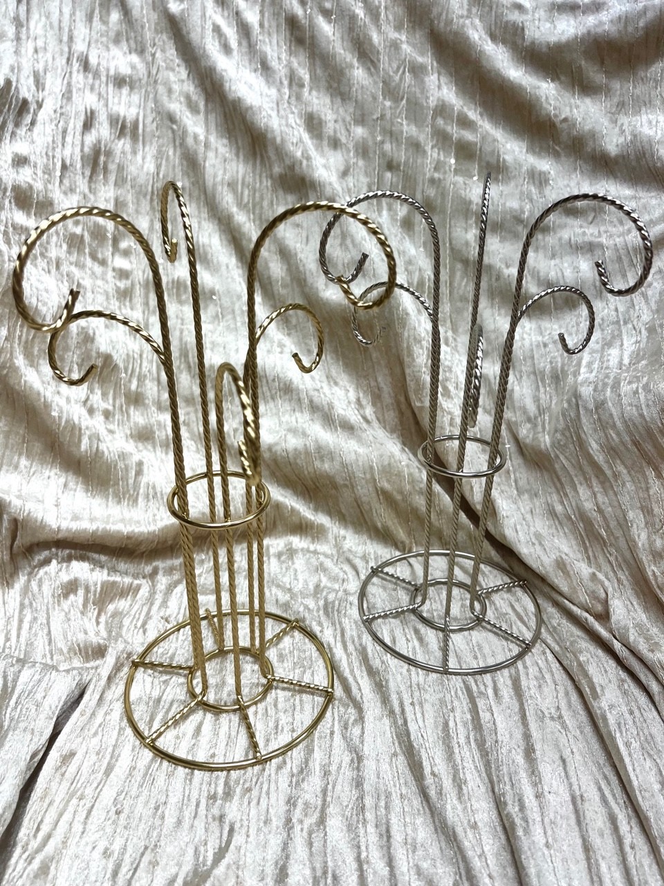 6 Arm Ornament Stand (28cm) ~ Gold - Image 3