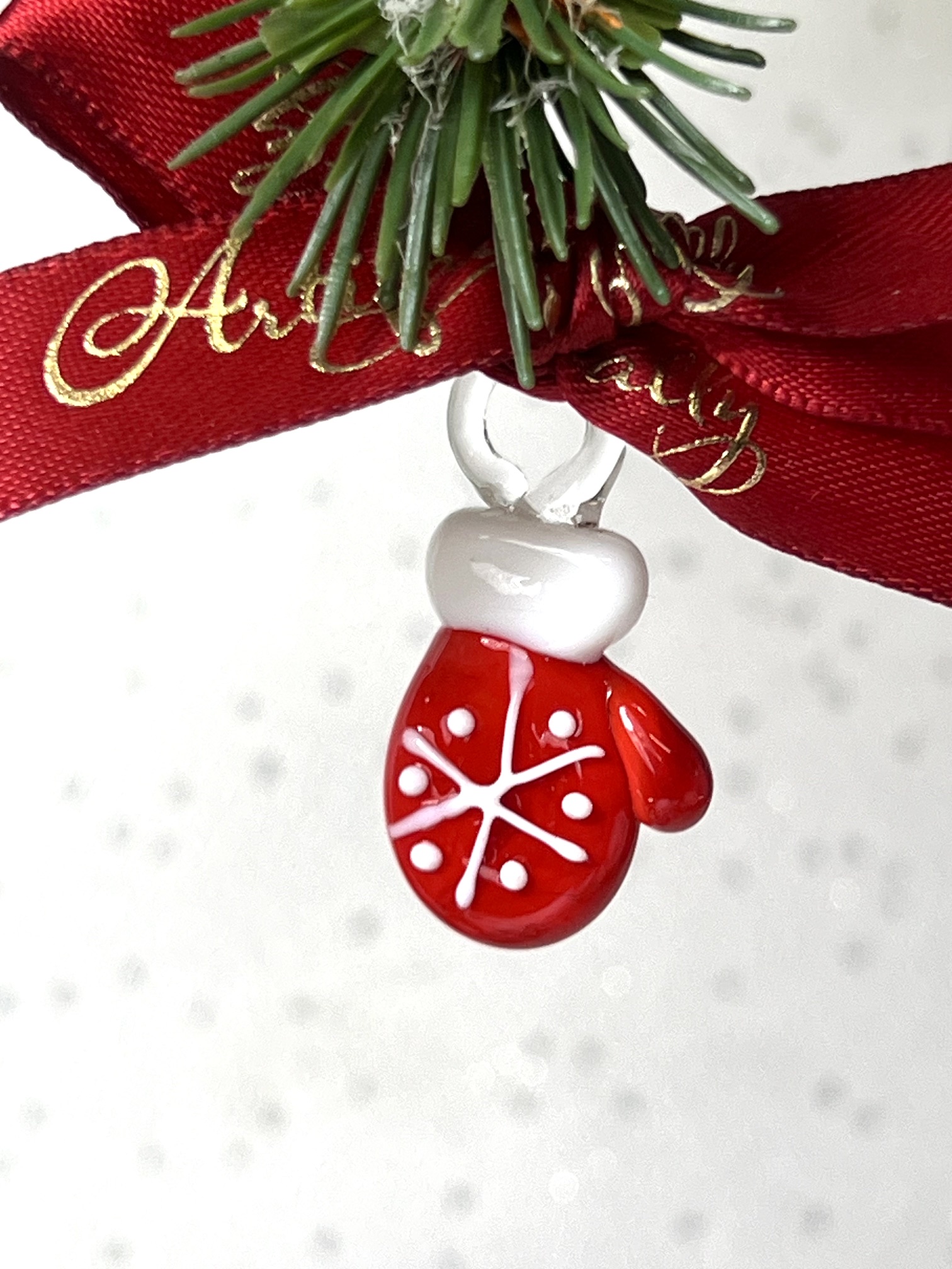 Mini Glass Mitten ~ Red/White