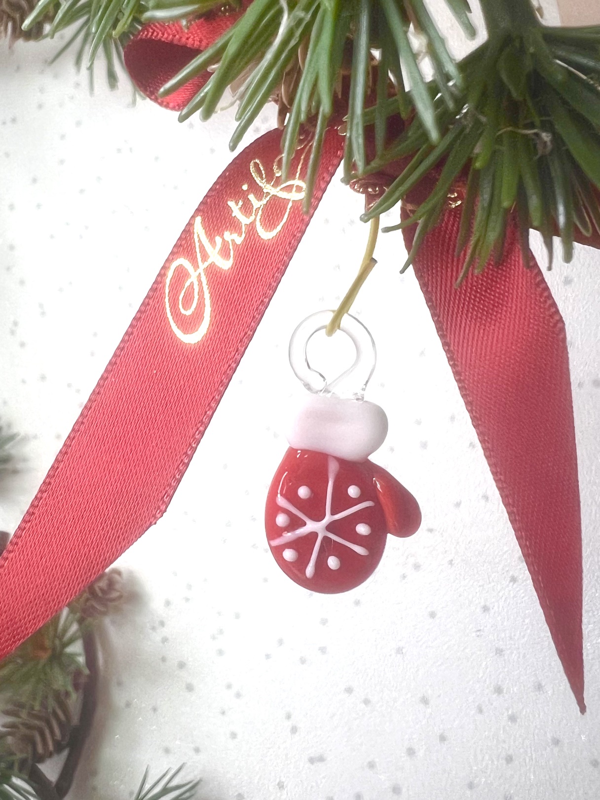 Mini Glass Christmas Mitten ~ Red/White
