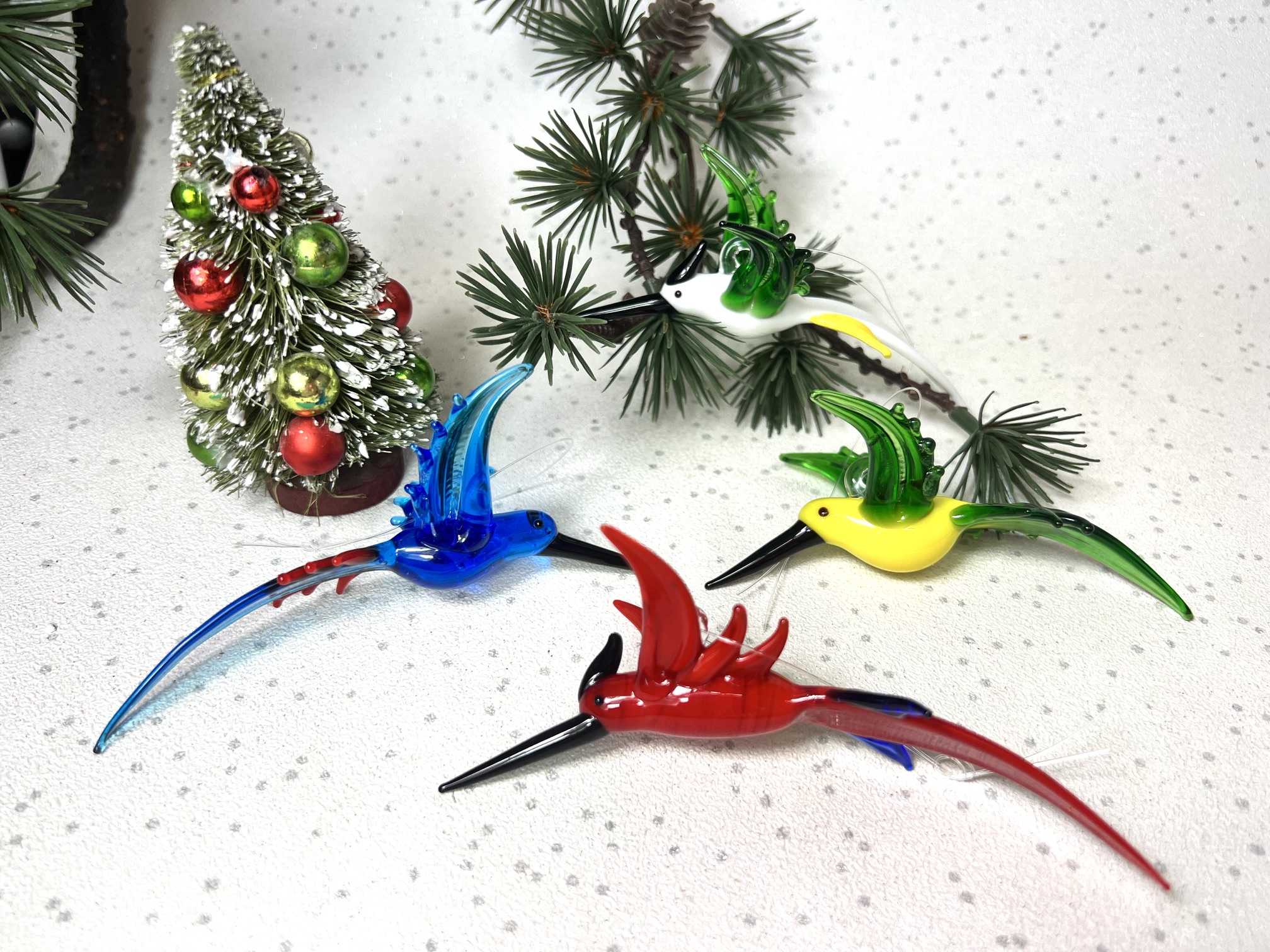 Solid Glass Bird Ornament (S/M) – Yellow/Green - Image 3