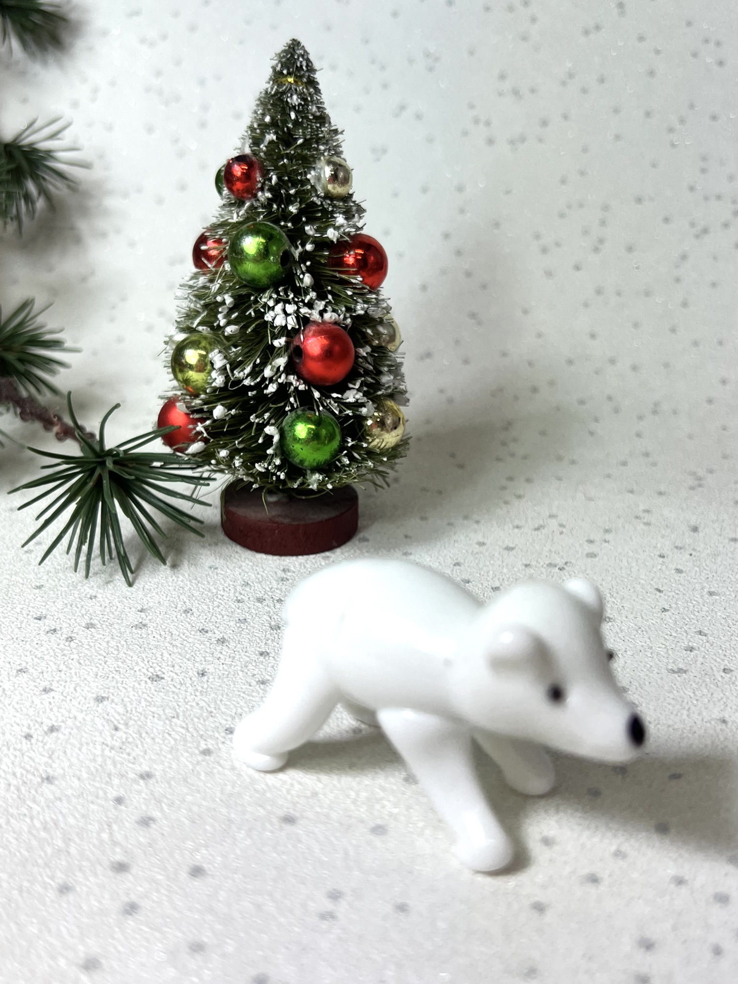 Solid Glass Polar Bear (S) ~ Multi