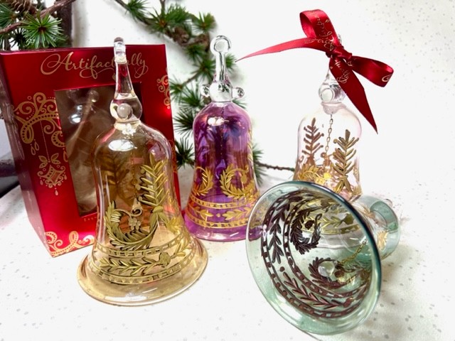 Versailles Etched Bell (L) - Pink - Image 3