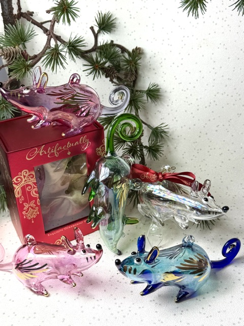 Christmas Mouse Ornament ~ Clear - Image 5