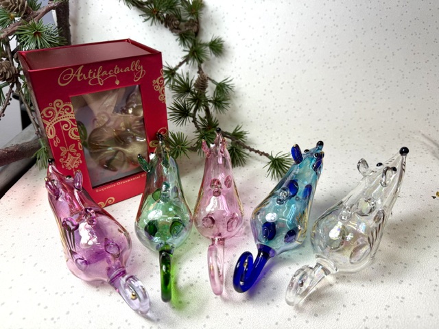 Christmas Mouse Ornament ~ Clear - Image 4